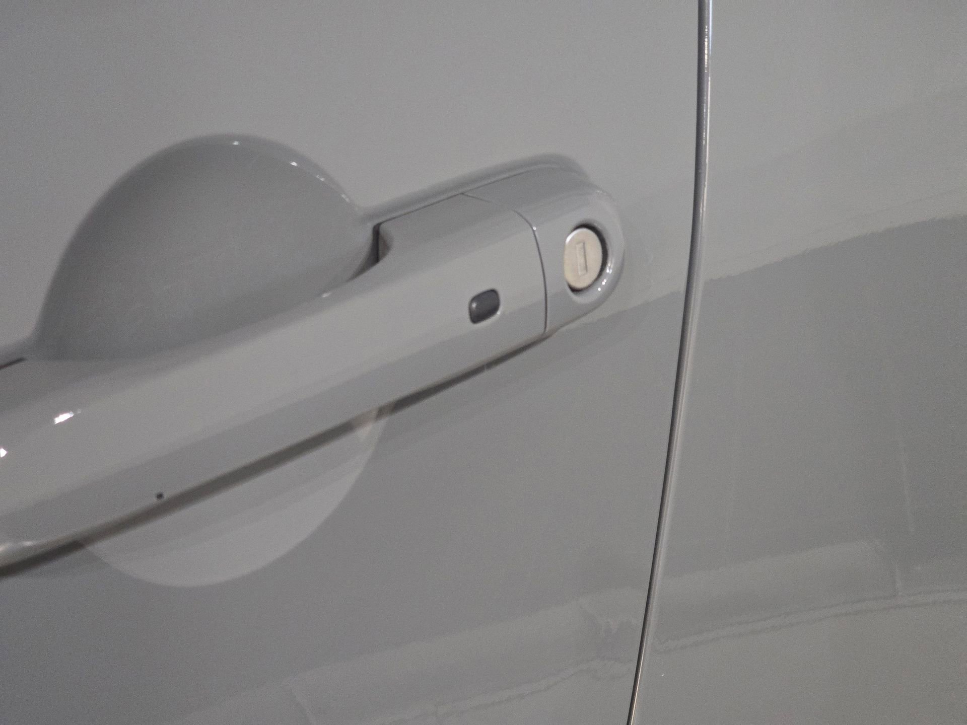 Used 2020 Jeep Renegade Limited w/ Safety and Security Group image 15