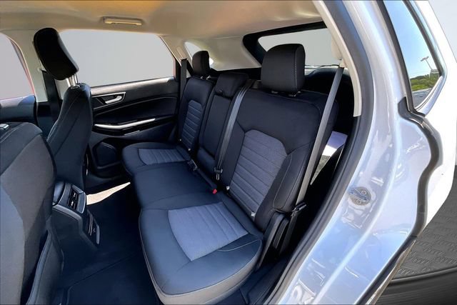 Used 2021 Ford Edge SE FWD image 21