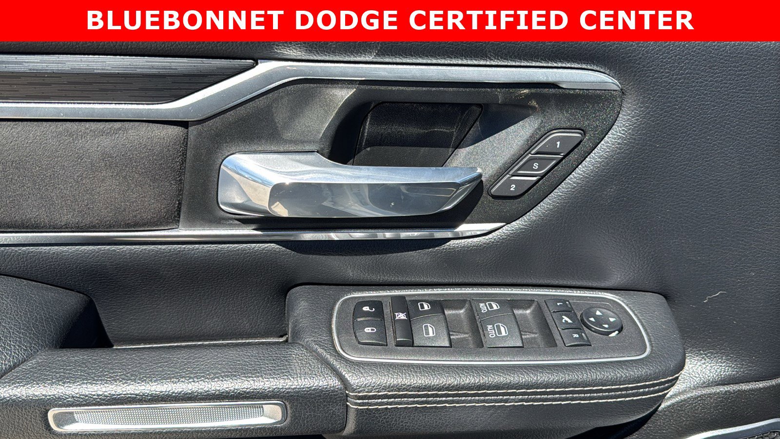 Used 2023 RAM 1500 Laramie w/ Off Road Group AWD/4WD image 14