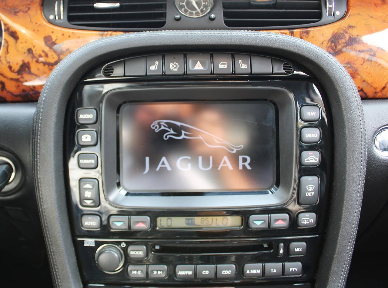 Used 2007 Jaguar XJ8 L RWD image 22