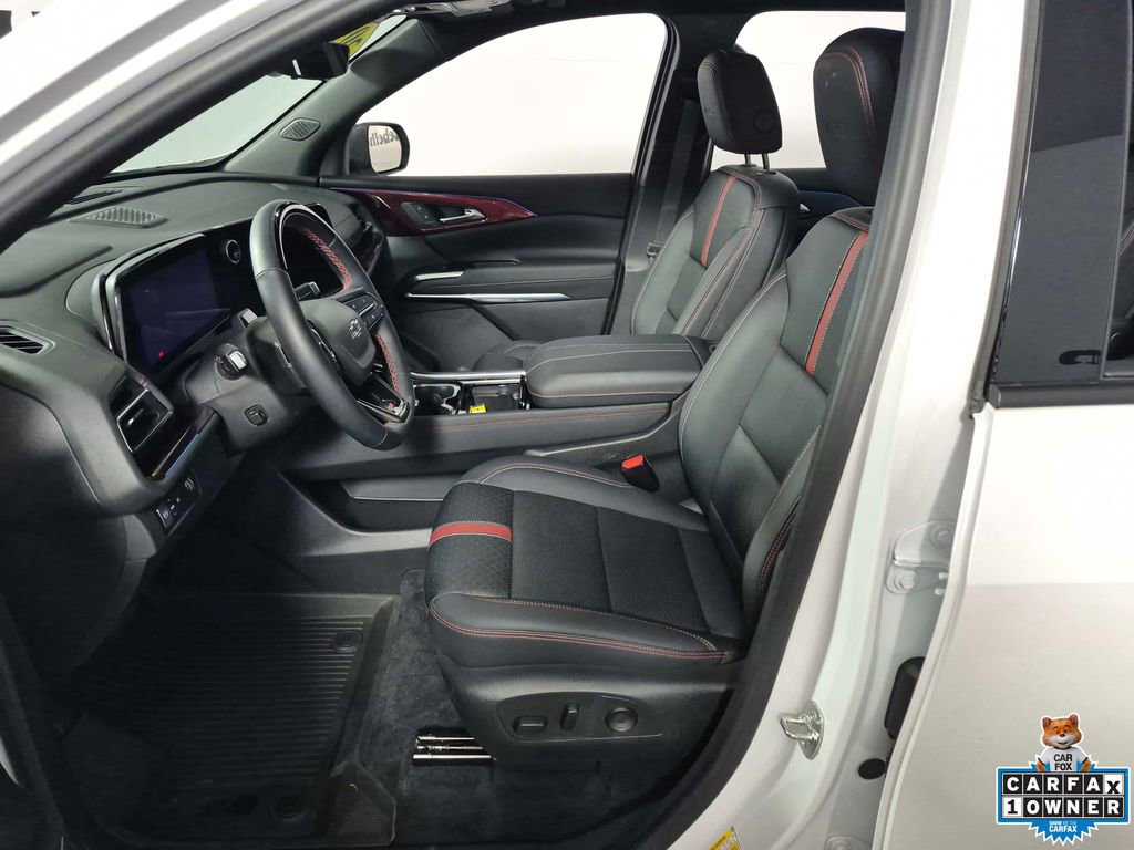 Used 2024 Chevrolet Traverse RS w/ LPO, Floor Liner Package FWD image 9