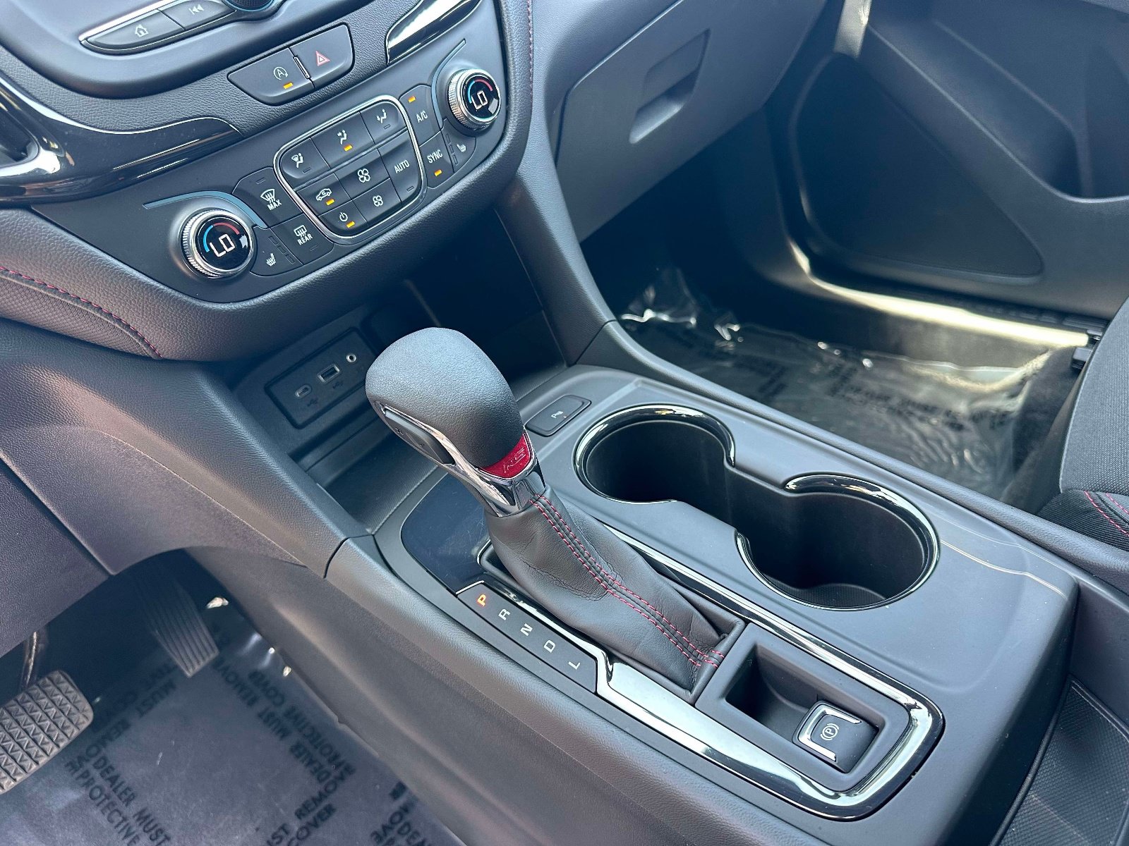 Used 2023 Chevrolet Equinox RS w/ LPO, Floor Liner Package FWD image 12
