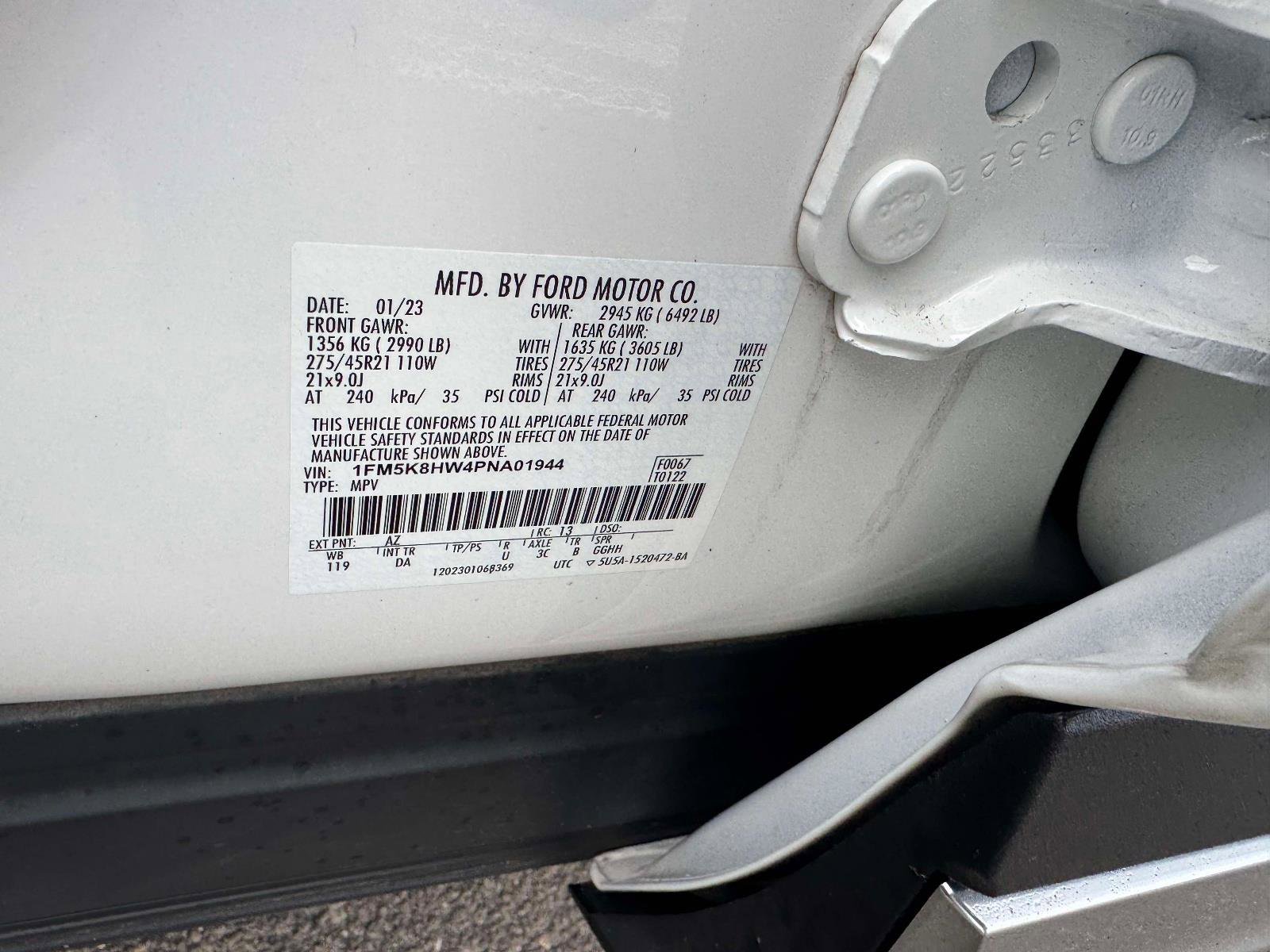 Used 2023 Ford Explorer Platinum w/ Technology Package image 27