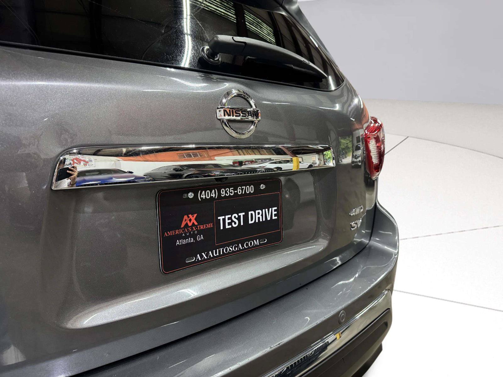 Used 2019 Nissan Pathfinder SV AWD/4WD image 18