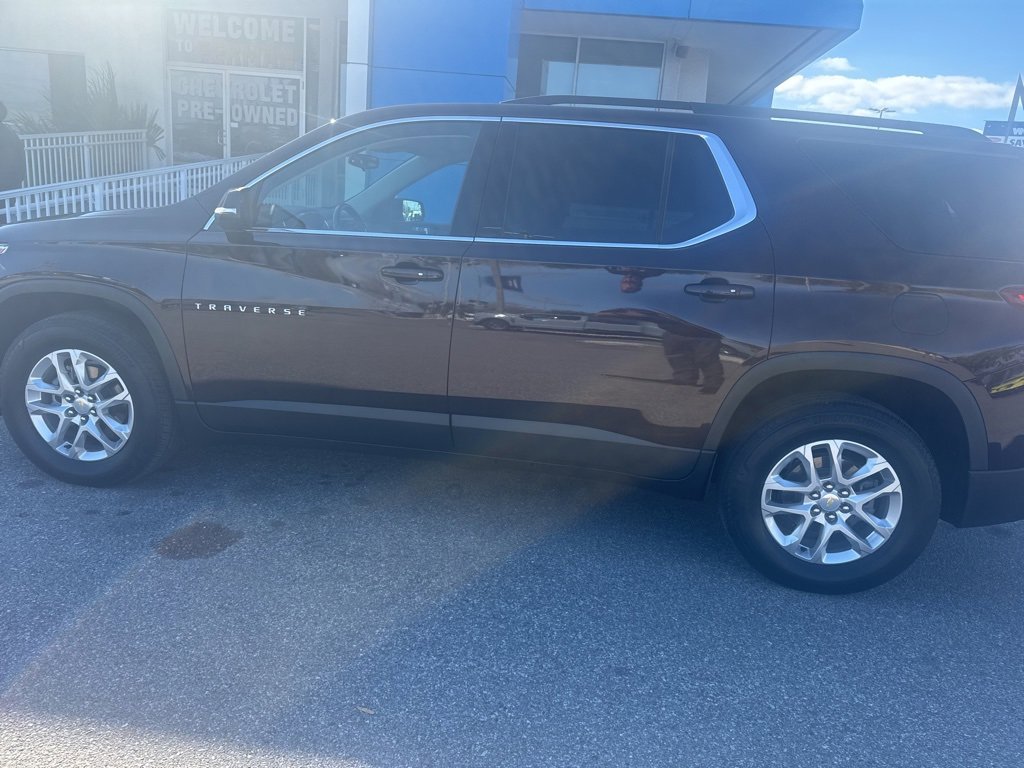 Used 2021 Chevrolet Traverse LT image 6