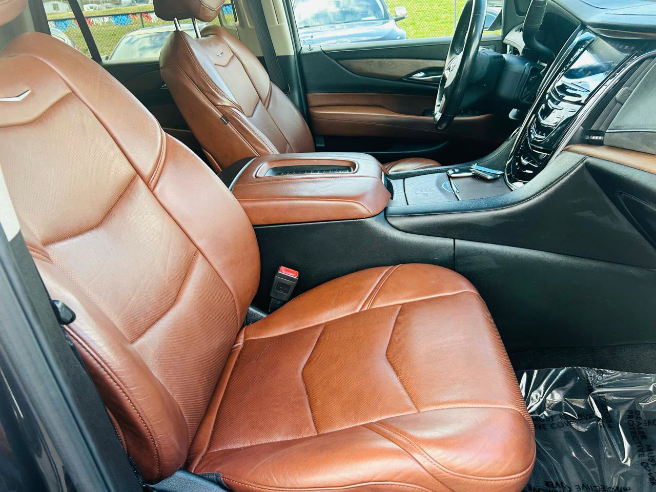 Used 2018 Cadillac Escalade Luxury image 35