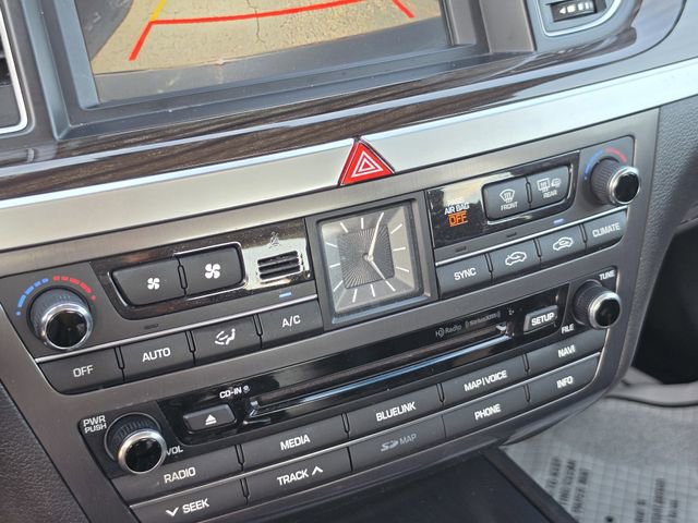 Used 2016 Hyundai Genesis 3.8 RWD image 23