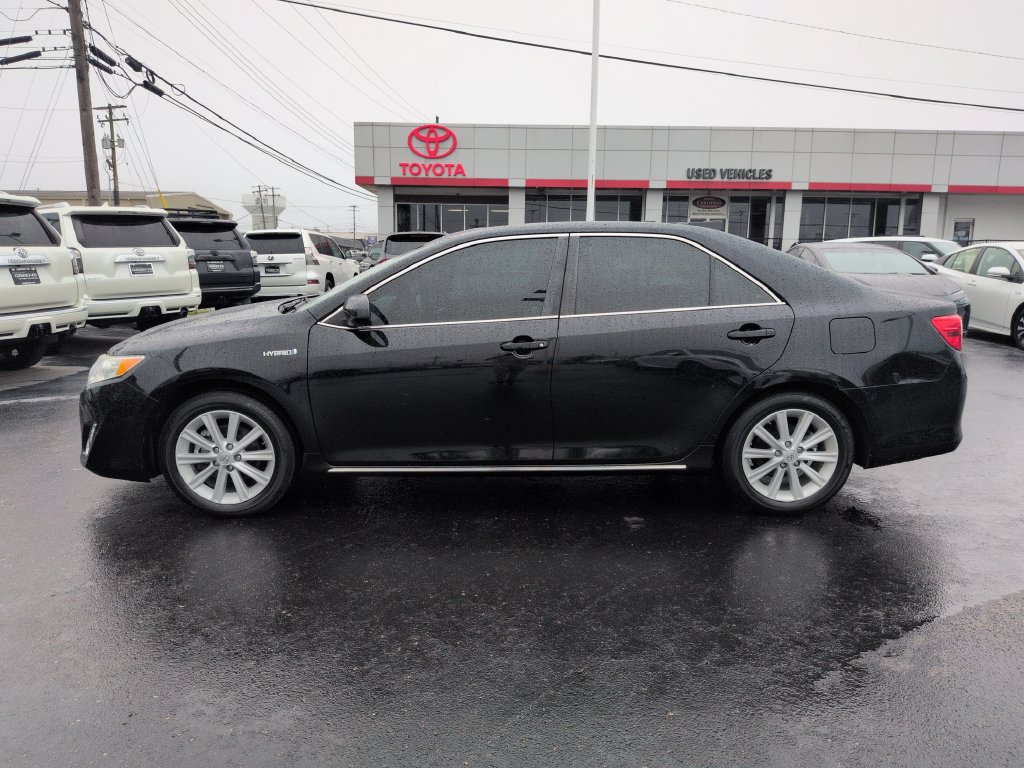 Used 2014 Toyota Camry XLE w/ Leather Package FWD image 3