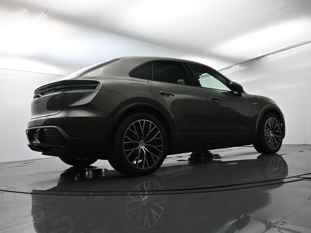 Used 2025 Porsche Macan Electric image 50
