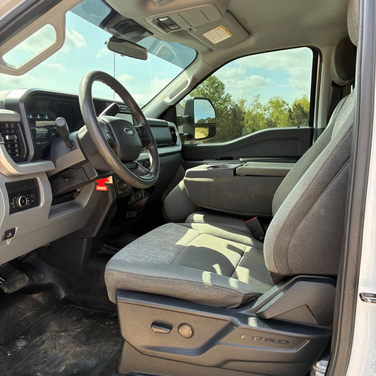 Used 2024 Ford F350 XLT AWD/4WD image 10