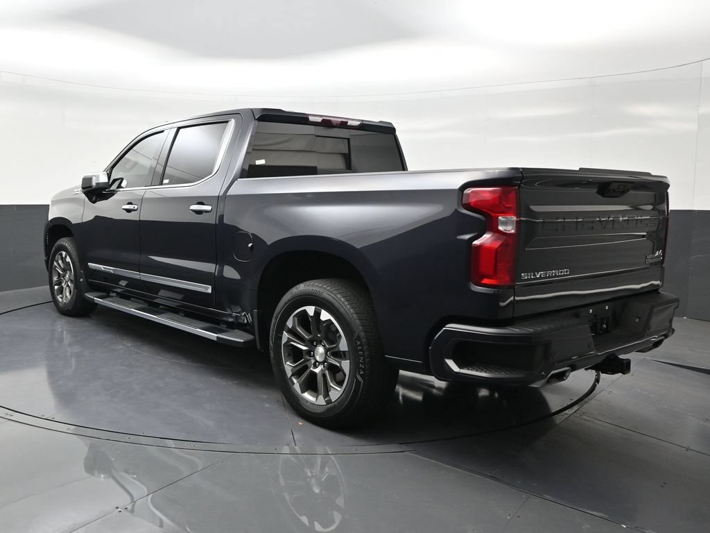 Used 2024 Chevrolet Silverado 1500 High Country w/ Technology Package RWD image 3