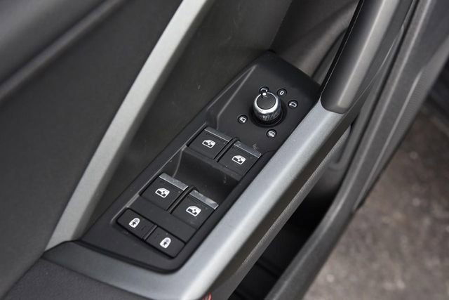 Used 2025 Audi Q3 2.0T Premium Plus w/ Premium Plus Package image 8