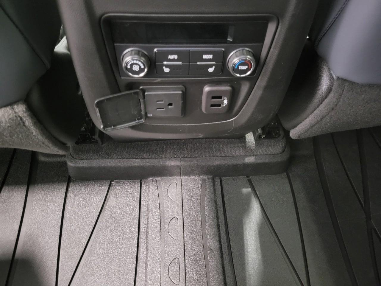 Used 2023 Buick Enclave Premium w/ Experience Buick Package AWD/4WD image 18