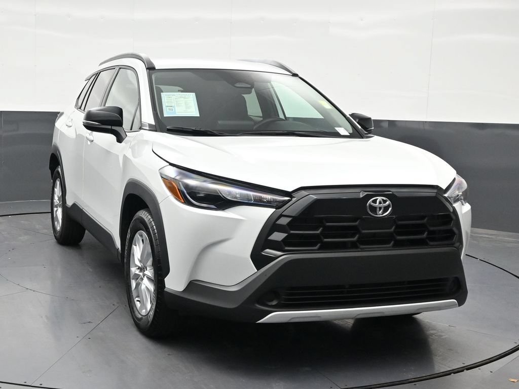 Used 2026 Toyota Corolla Cross LE FWD image 8