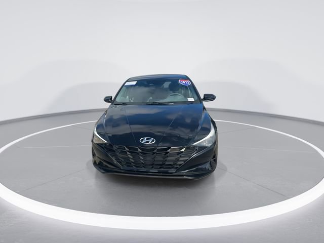 Used 2023 Hyundai Elantra SEL w/ Cargo Package FWD image 2