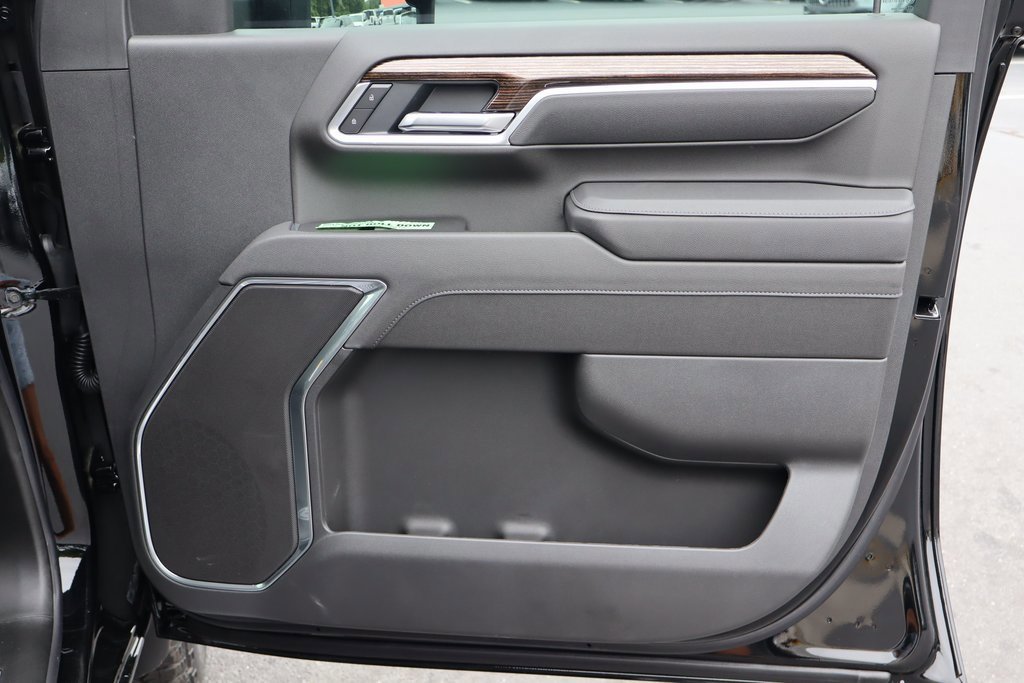 New 2025 GMC Sierra 2500 SLE w/ SLE Value Package; image 23