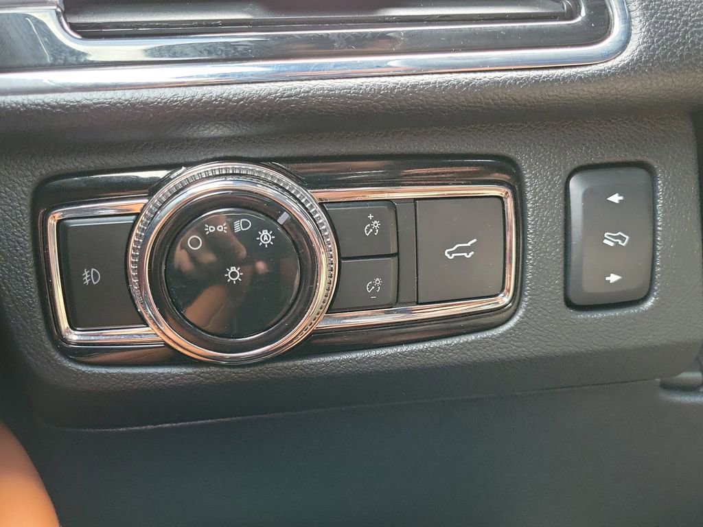 Used 2018 Lincoln Navigator L Reserve w/ Technology Package image 31