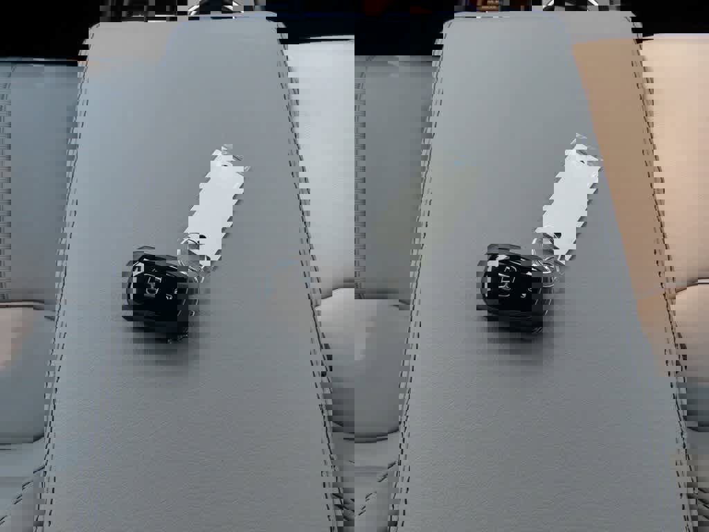 New 2025 Honda Pilot Touring image 26