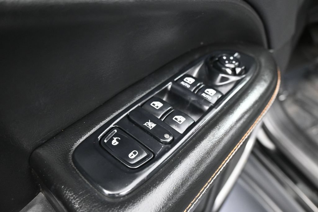 Used 2018 Jeep Compass Latitude w/ Popular Equipment Group AWD/4WD image 16