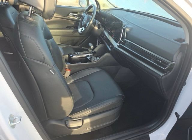 Certified 2025 Kia Sportage EX FWD image 12
