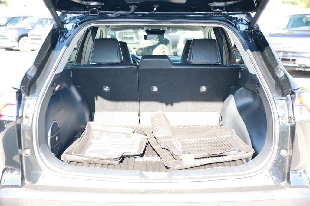 Used 2024 Toyota Corolla Cross XLE w/ Convenience Package image 36