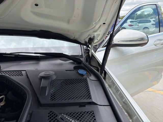Used 2015 Mercedes-Benz C 300 4MATIC Sedan image 25
