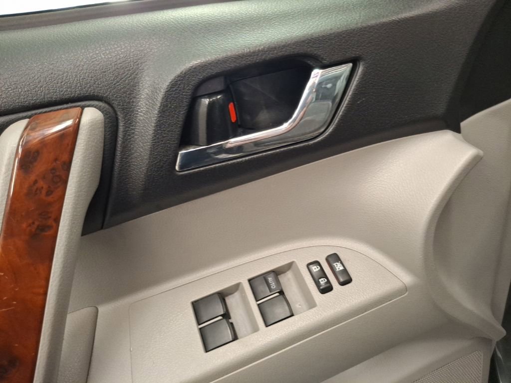 Used 2012 Toyota Highlander Limited image 14