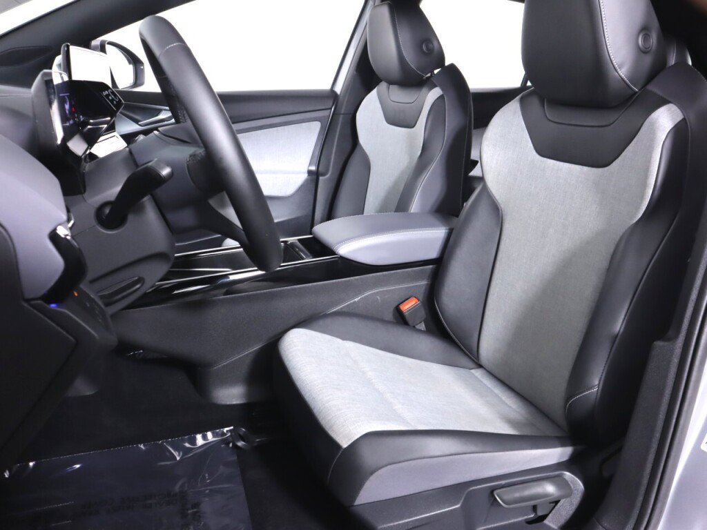 Used 2023 Volkswagen ID.4 Pro AWD/4WD image 26