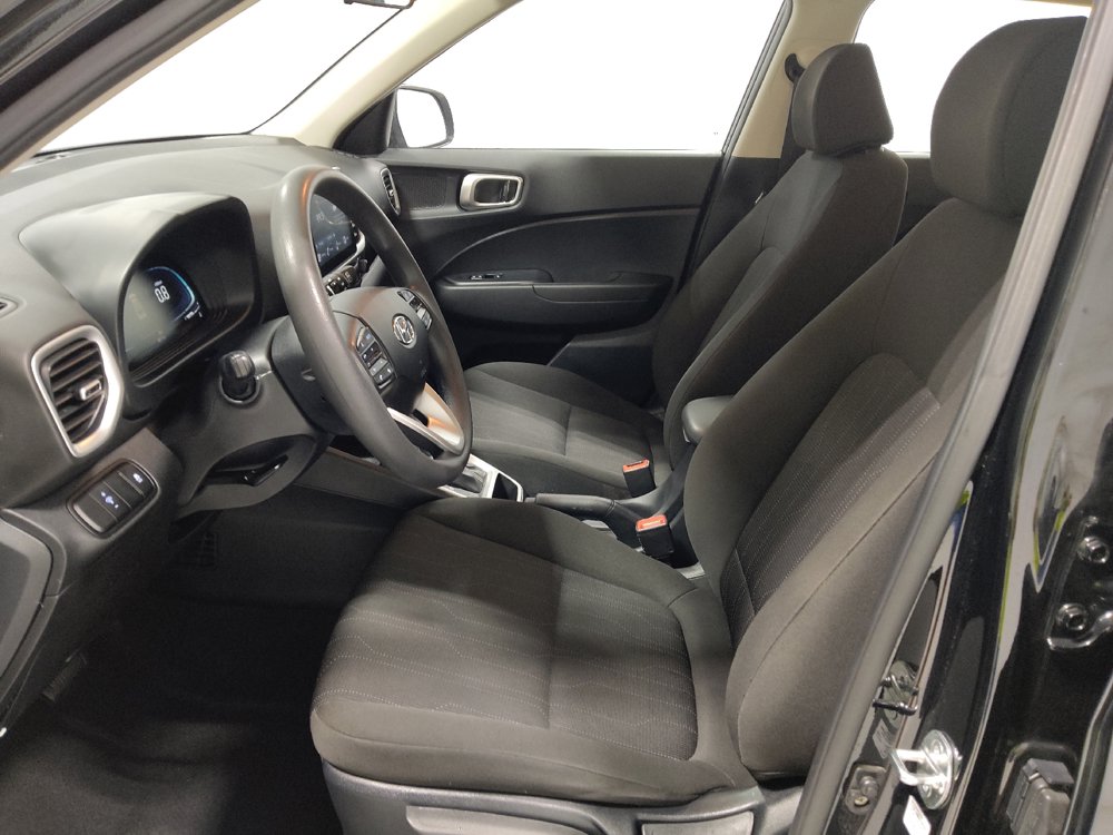 Used 2023 Hyundai Venue SE FWD image 17