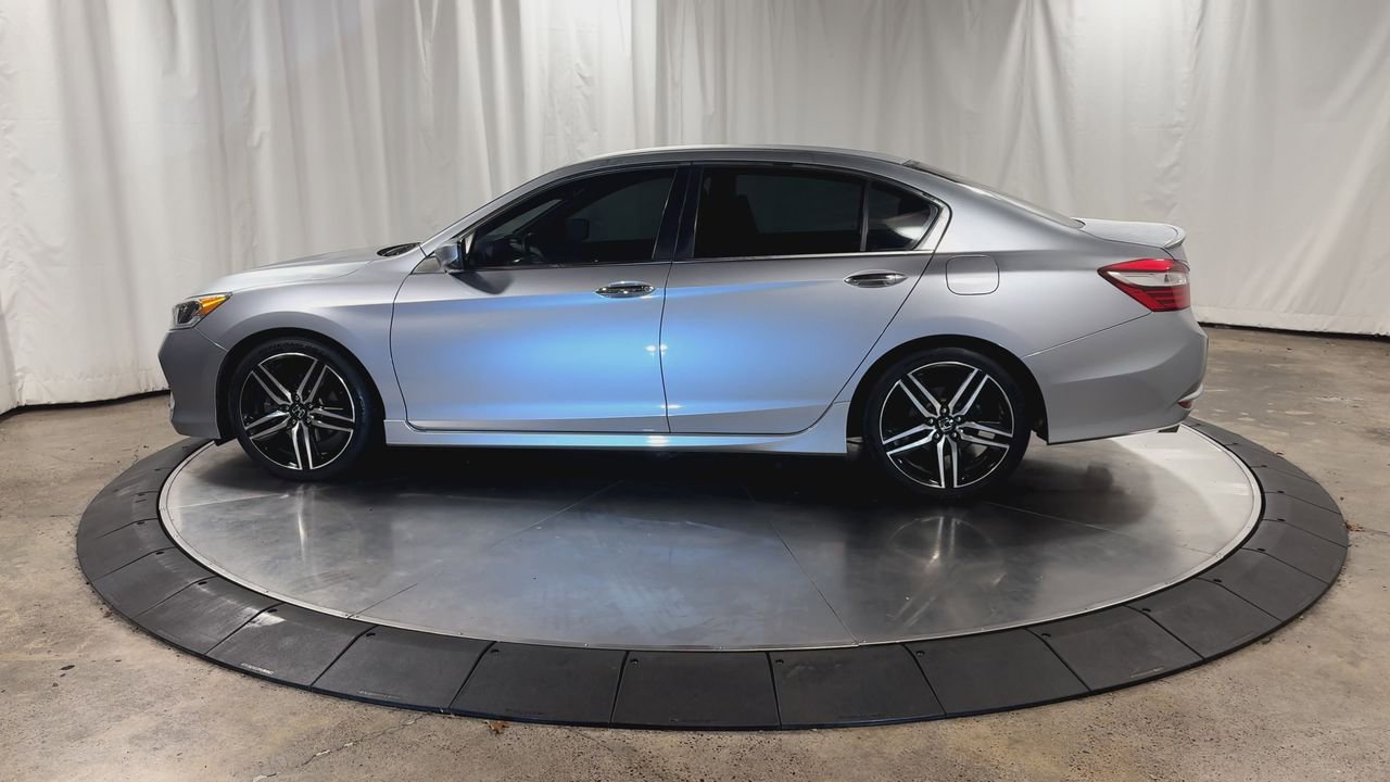 Used 2017 Honda Accord Sport image 7