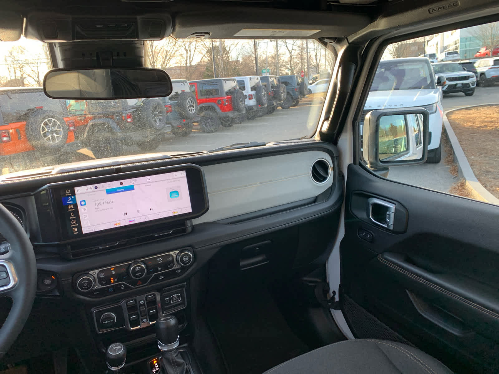 Used 2024 Jeep Wrangler Sahara image 36