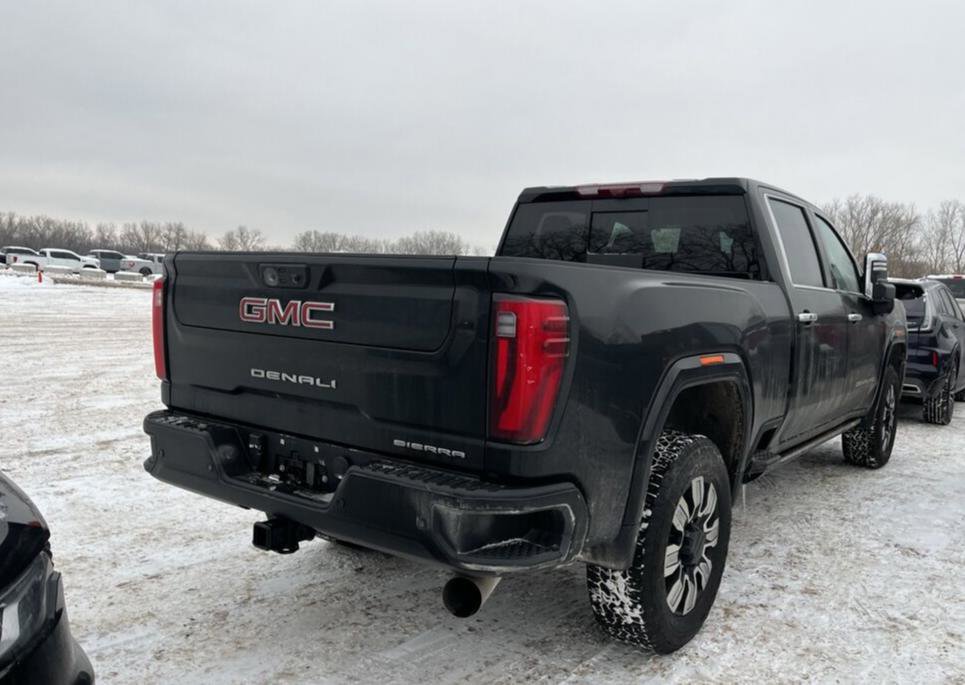 Used 2024 GMC Sierra 2500 Denali w/ Denali Reserve Package image 3