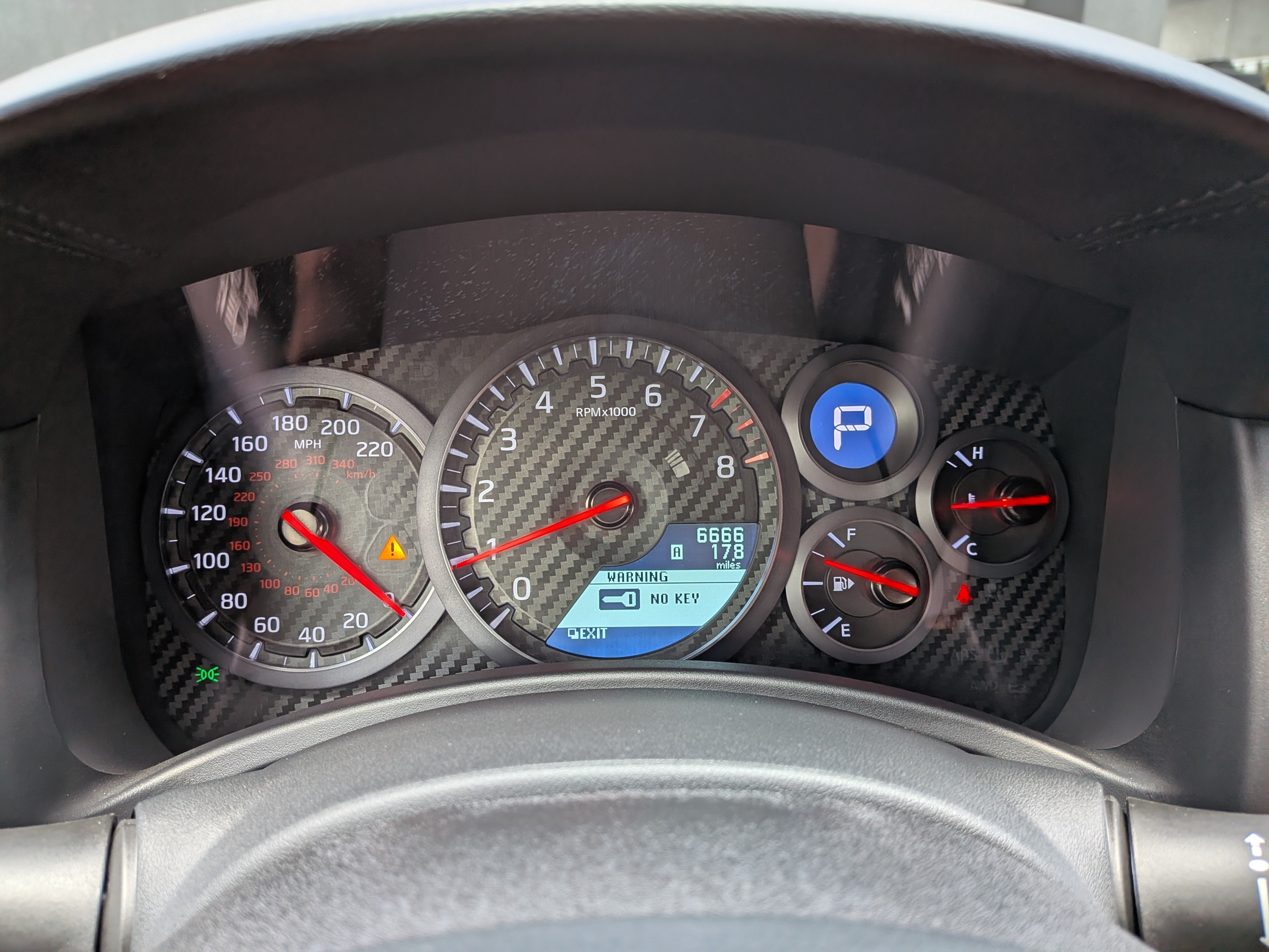 Used 2020 Nissan GT-R Premium w/ Premium Interior Package AWD/4WD image 25