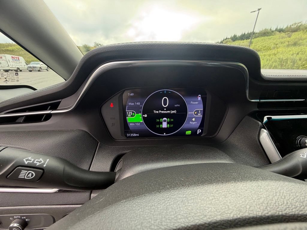 Used 2022 Chevrolet Bolt LT FWD image 27