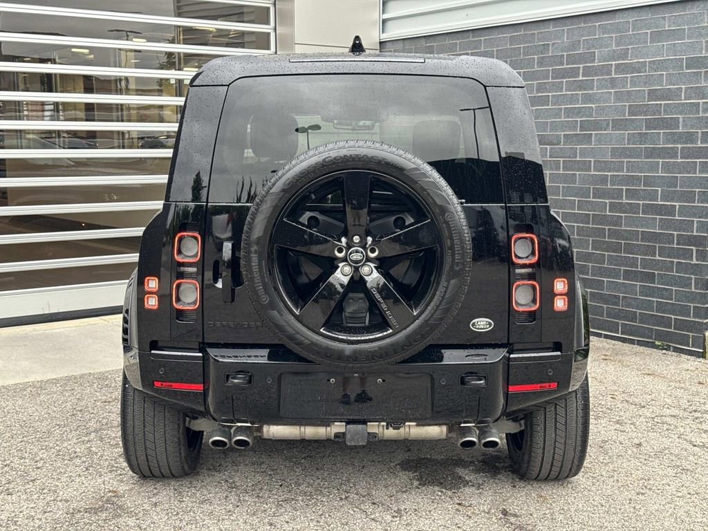 Certified 2022 Land Rover Defender 90 V8 AWD/4WD image 5