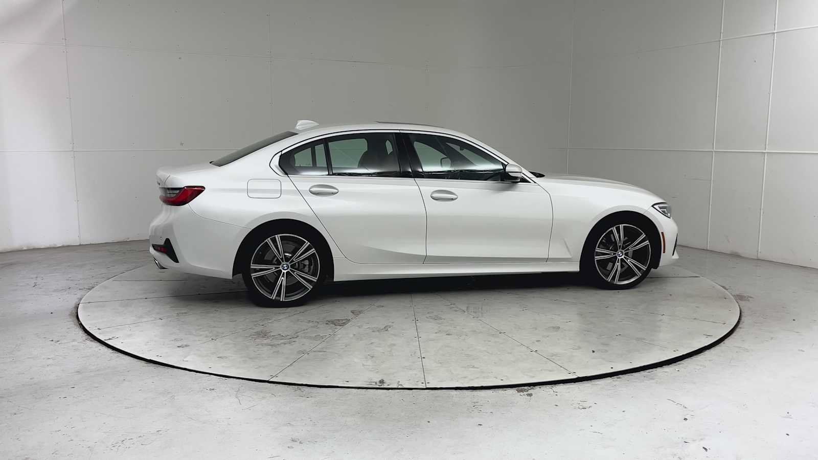 Used 2020 BMW 330i xDrive Sedan w/ Convenience Package AWD/4WD image 9