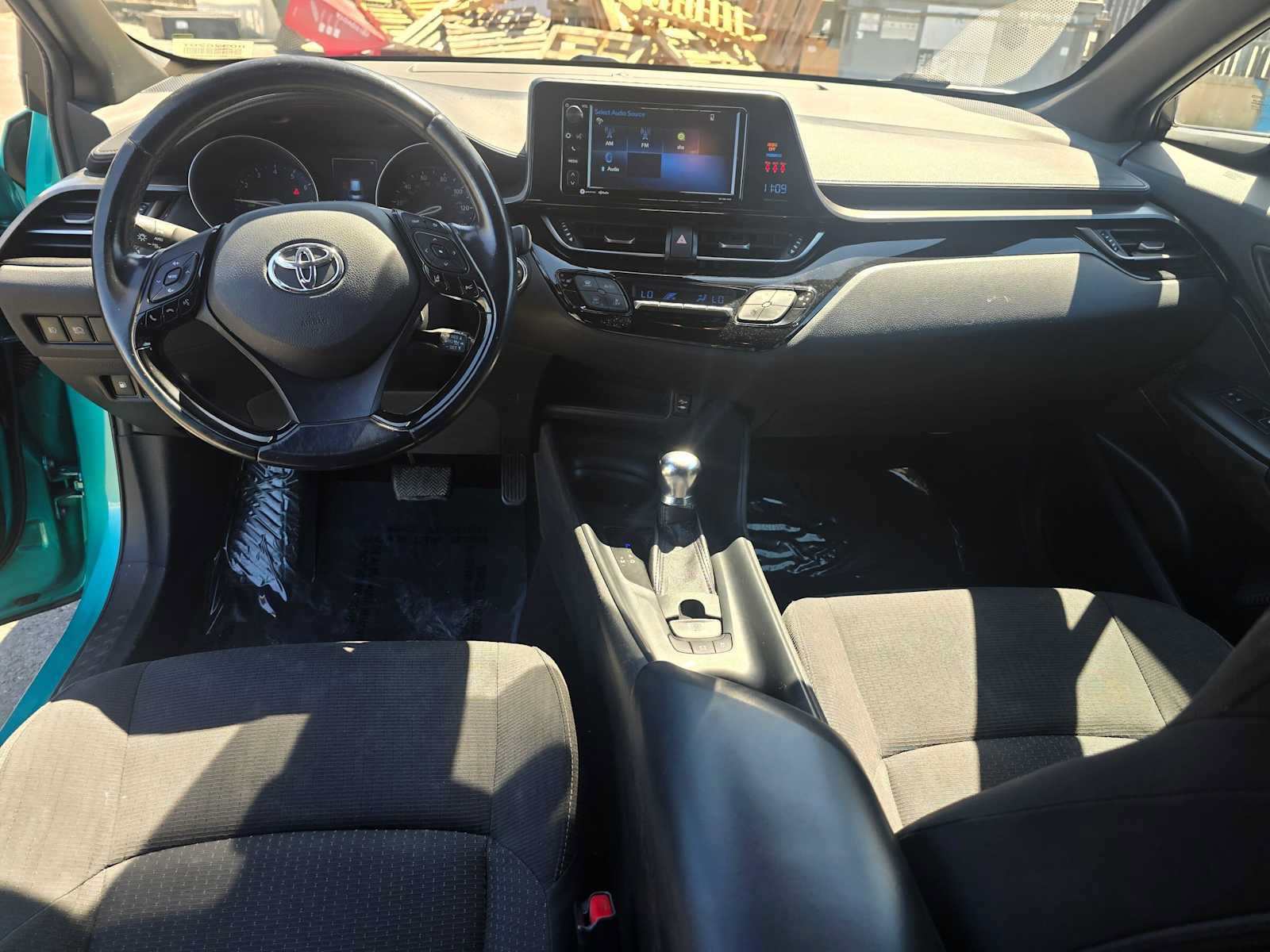 Used 2018 Toyota C-HR XLE FWD image 4