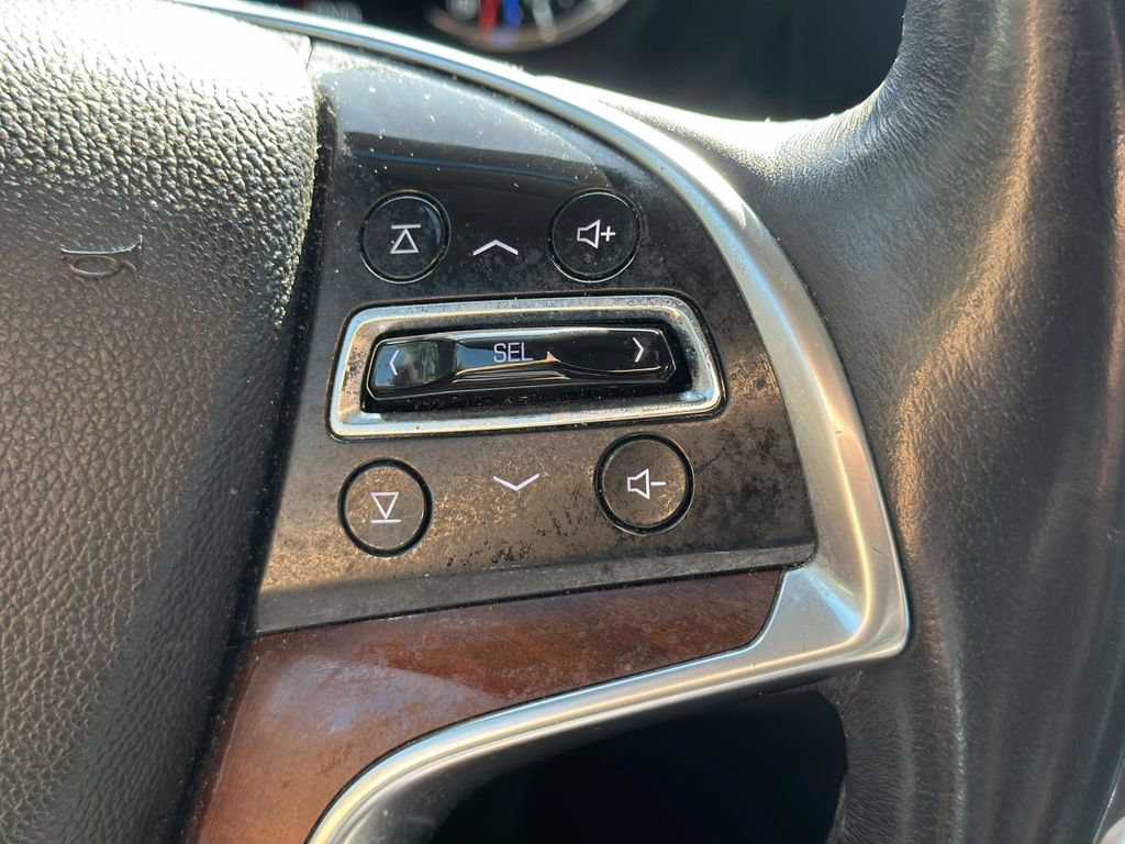 Used 2018 Cadillac Escalade Premium Luxury AWD/4WD image 17
