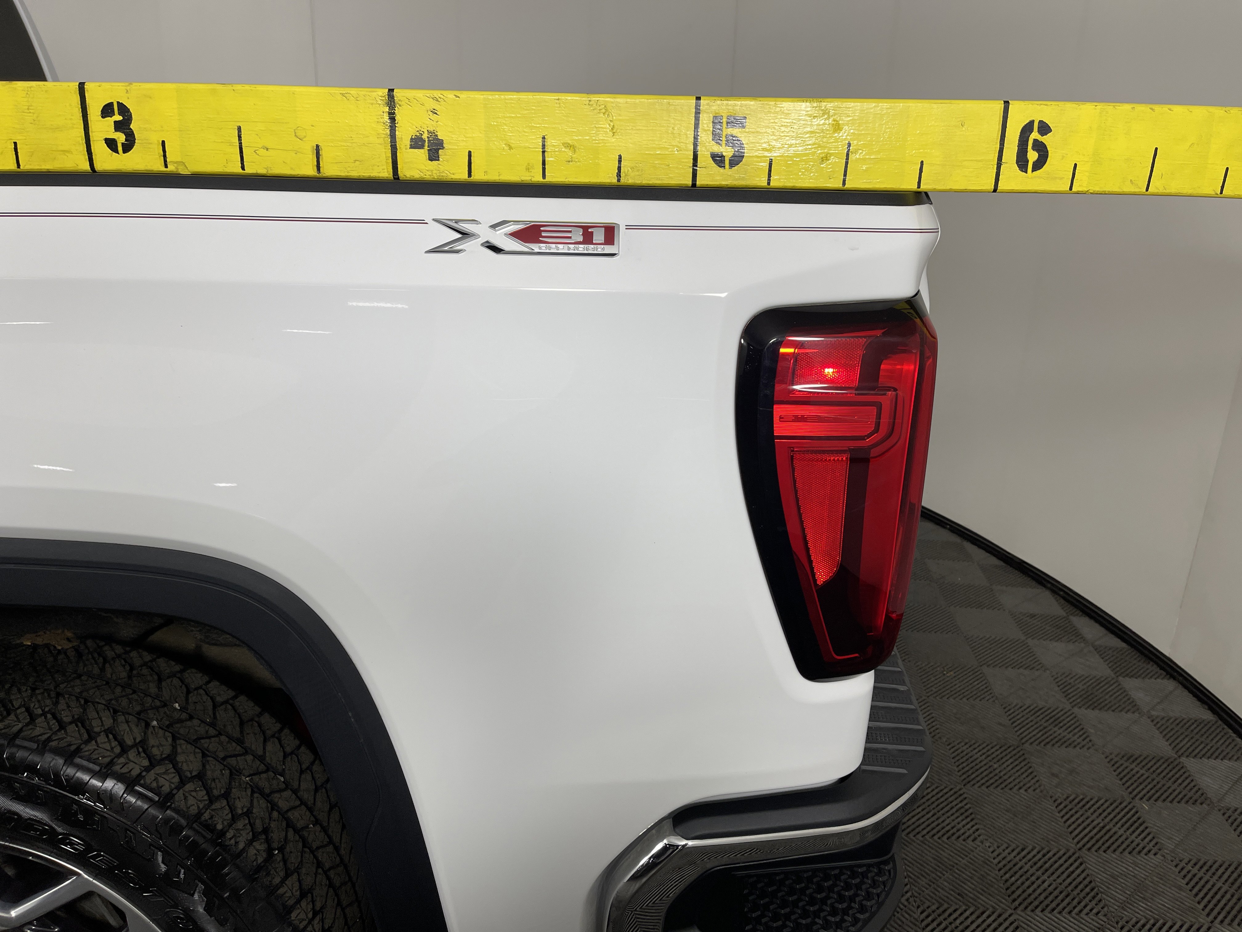 Used 2022 GMC Sierra 1500 SLT w/ SLT Premium Plus Package image 10