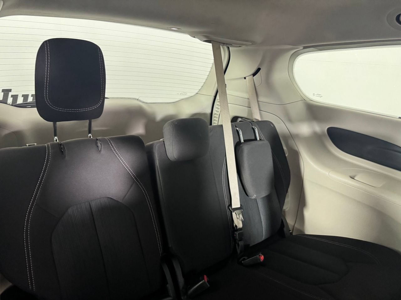 Used 2023 Chrysler Voyager LX FWD image 27