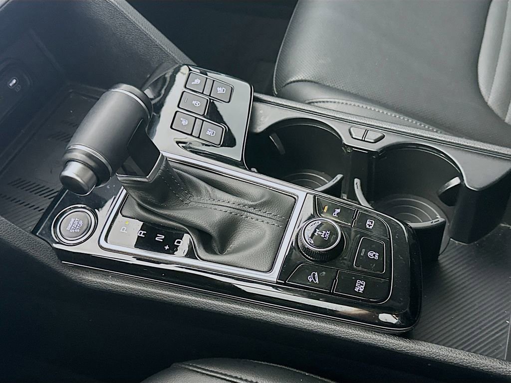 Used 2025 Kia Sportage SX image 16