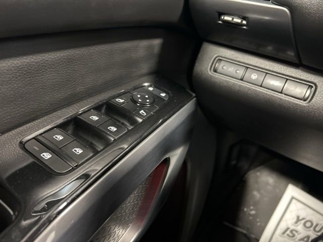Used 2023 Nissan Pathfinder SL w/ Black Appearance Package image 30