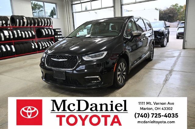 Used 2023 Chrysler Pacifica Limited