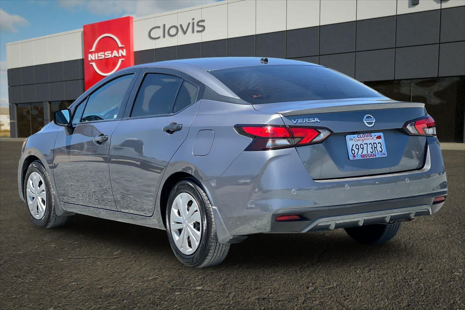 Used 2022 Nissan Versa S FWD image 7