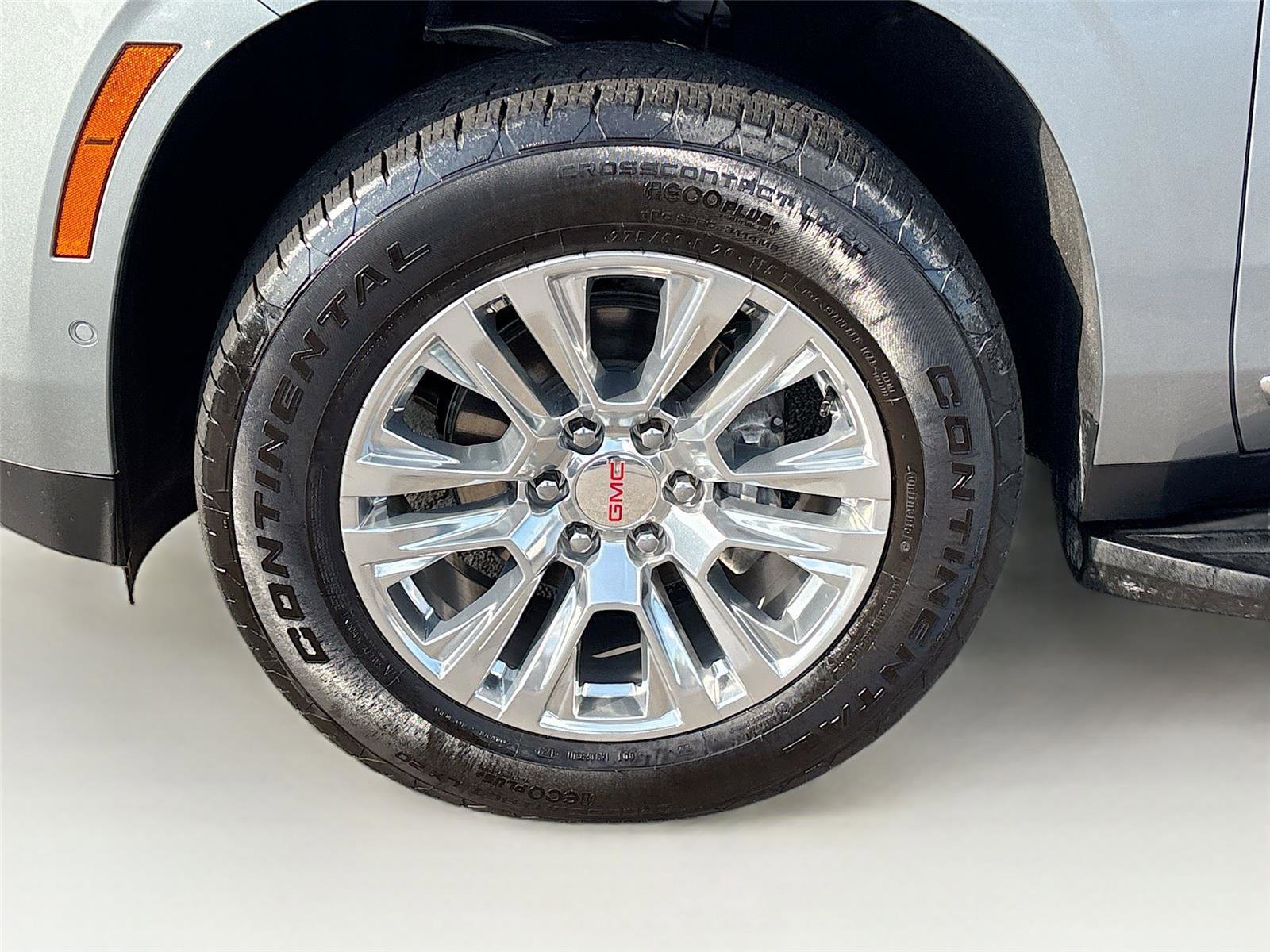 Used 2025 GMC Yukon Denali RWD image 33