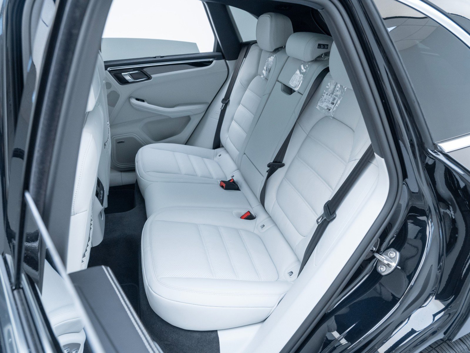 New 2026 Porsche Macan S image 31