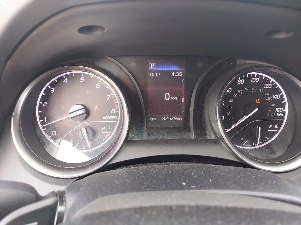 Used 2023 Toyota Camry SE FWD image 2