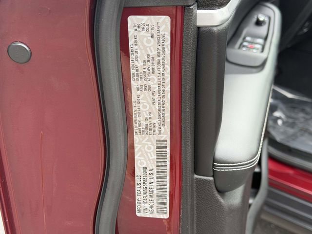 Used 2023 Jeep Grand Cherokee L Limited AWD/4WD image 25