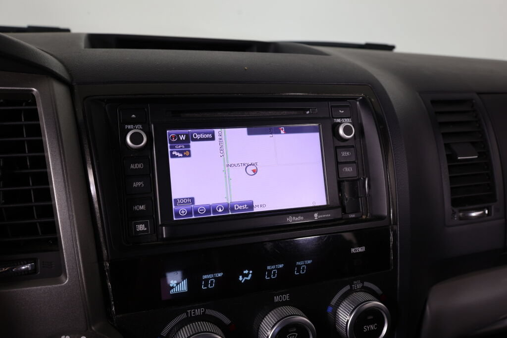Used 2015 Toyota Sequoia Platinum AWD/4WD image 40