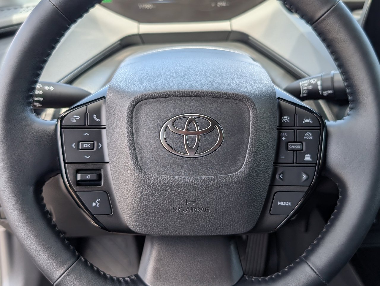 Used 2023 Toyota Prius XLE FWD image 18